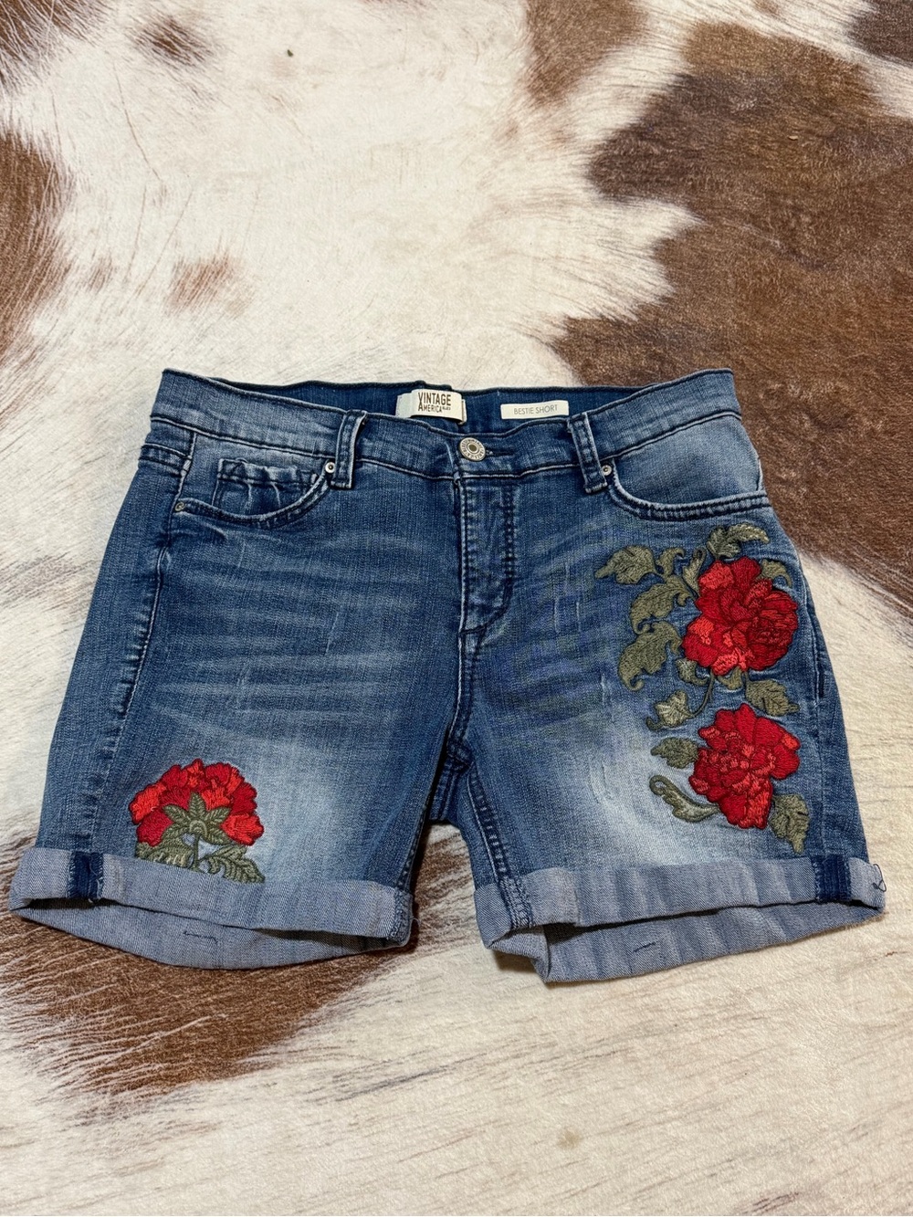 Vintage America Blues Denim Shorts with Red Floral Embroidery size 2/26